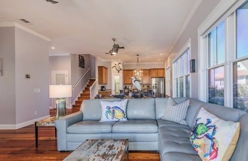 Oceanmarsh Subdivision Casa | Pristine New Listing! Located in Harbour Key