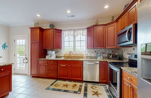 West Ocean City Casa | Pristine West OC townhome close to shopping, w/kitchen, washer/dryer & free WiFi