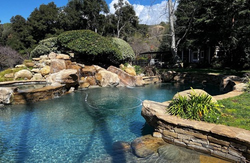 Calabasas Casa | Private 1 Acre Resort, 1+Den with pool in Malibu Canyon minutes from the beach.