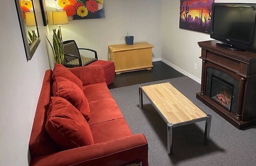 Thunder Bay Apartamento | PRIVATE, 1 BDM APT Sleeps 2 . NEAR AIR, TRANSPORT, SHOPS. Quiet nites.