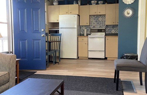 Thunder Bay Casa | Private 1 BDR Cottage on Scenic Riverside Sleeps 4. 10 Minutes From Airport.