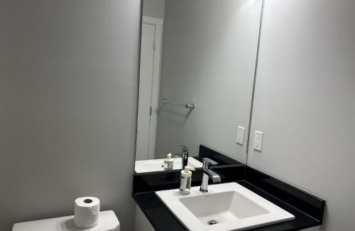 Southeast Edmonton Apartamento | Private 1-bedroom suite