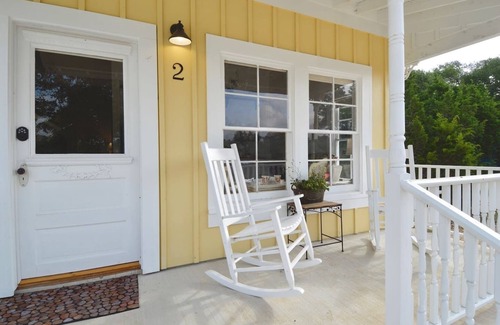 Canyon Lake Cabaña | "Yellow Rose" Charming Shabby Chic 1 Dormitorio Cottage W / Cocina