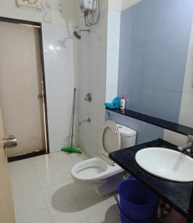 Phase 1 Apartamento | Private 1BHK Flat in Blue Ridge Township