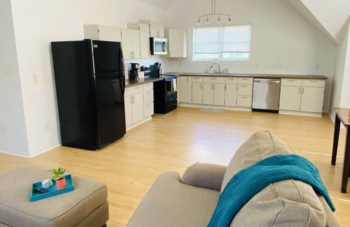 Monroe Apartamento | Private 1BR/1BA Open Concept Apartment, professional travelers