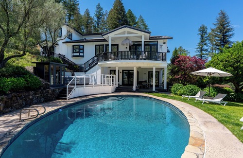 St. Helena Casa | Private 2.3 acre 6 bed/4.5 ba Napa Valley Estate - Pool, Sauna, Hot Tub