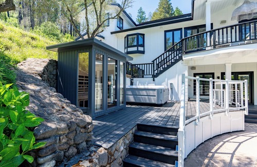 St. Helena Casa | Private 2.3 acre 6 bed/4.5 ba Napa Valley Estate - Pool, Sauna, Hot Tub
