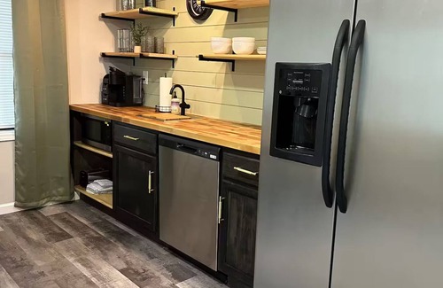 Knoxville Apartamento | Private 2‑bed/2‑bath Basement Suite near Downtown & Smokies