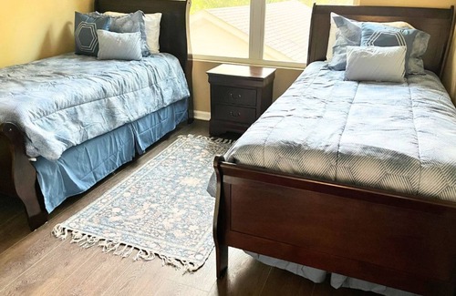 Oakhurst Casa | Private 2 Bed and 2 Bath ADU House with Garage!
