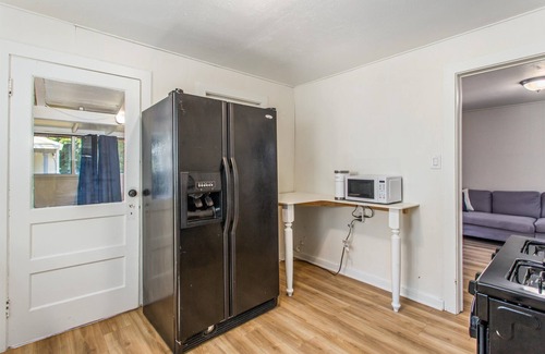 Mentone Cabina | Private 2 Bed Home - Quiet w/ Mt. View