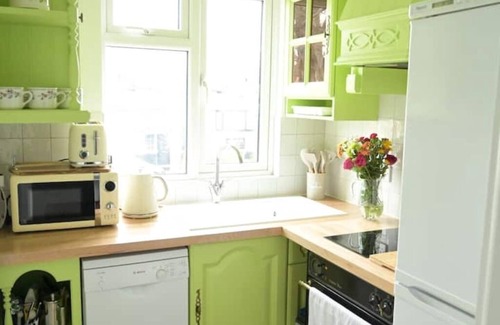 Larkswood Apartamento | Private 2 bed, kitchen & bathroom in shared home