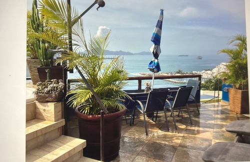 Peninsulas de Santiago Apartamento | Private 2-bedroom apartment in wonderful Manzanillo with AC