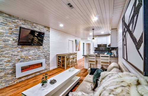 Seymour Apartamento | Private 2 Bedroom Luxury Private Suite at Sugarloaf Mountain Lodge.
