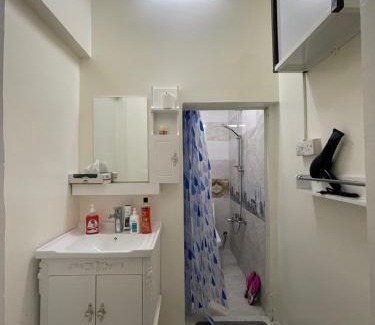 Baniyas Casa | Private 2Bedroom Villa with T&B and Kitchenette near Abu Dhabi International Airport
