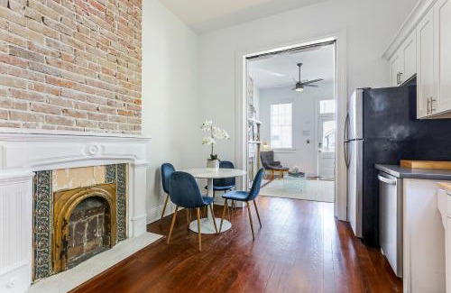 Freret Apartamento | Private 2BR in Uptown by Hosteeva