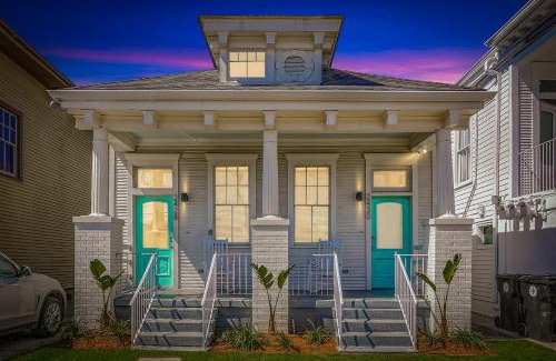 Freret Apartamento | Private 2BR in Uptown by Hosteeva