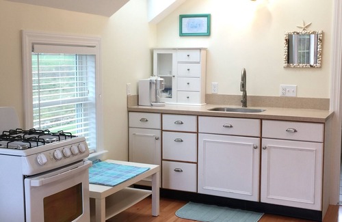 Block Island Cabaña | 2BR - a pie de Old Harbour!