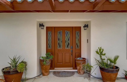 Enterprise Casa | Privado 3.4 acres Custom Home Heated Pool / Spa y Cascada-cerca del Strip!