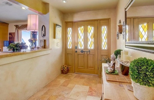 Enterprise Casa | Privado 3.4 acres Custom Home Heated Pool / Spa y Cascada-cerca del Strip!