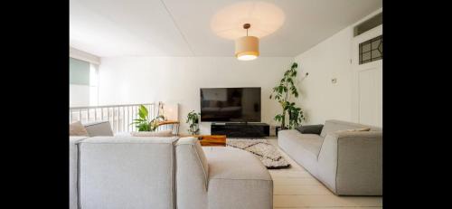 Nieuw-West Apartamento | Private 3 bedroom apartment - HomeStay Properties Amsterdam