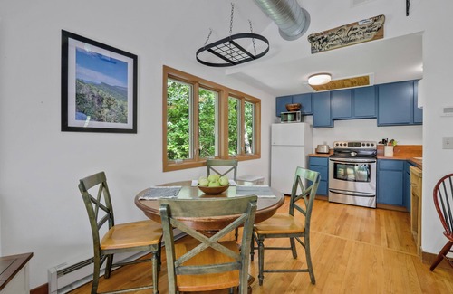 New Paltz Casa | Dog friendly private 3-bedroom house bordering the Mohonk Preserve