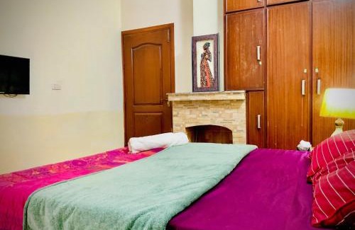 Murree Casa | Private 3BR Cottage Kitchen, Lounge & Views