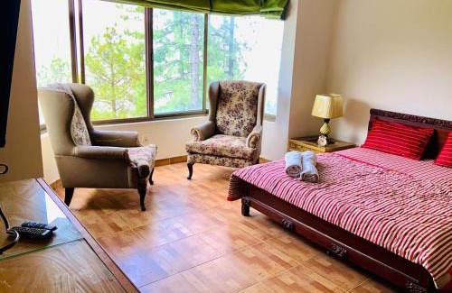 Murree Casa | Private 3BR Cottage Kitchen, Lounge & Views