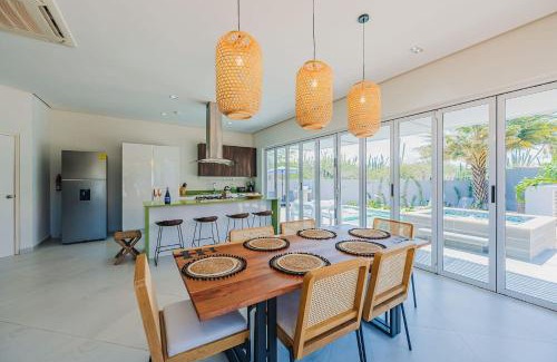 Esmeralda Casa | Private 3brvillaclose2best Beaches 2 Pools Naturev