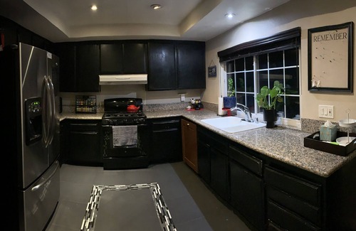 Thousand Oaks Casa | Private 4+ 2.5 near shops & restaurants with a pool & spa!