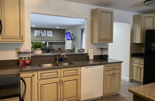 Wayne Casa | Private 4 BDRM- 3 BTHS house, 5 Miles from Downtown #4 ❤️