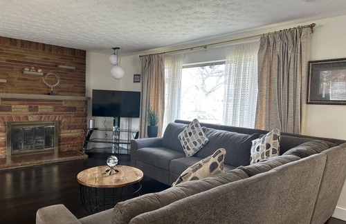 Wayne Casa | Private 4 BDRM -3 BTHS house, 5 Miles from Downtown #2 ❤️