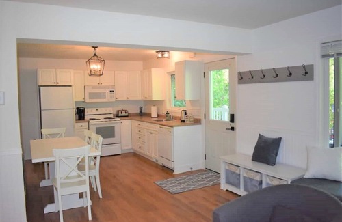 Tobermory Casa | Private 4 Season Home Steps To Downtown Tobermory