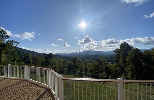 Waynesville Casa | Private 48 Acre Mountain Estate overlooking Lake Junaluska