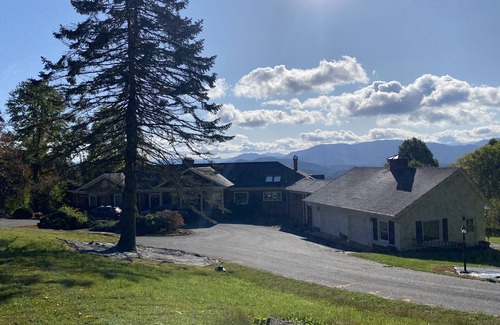Waynesville Casa | Private 48 Acre Mountain Estate overlooking Lake Junaluska