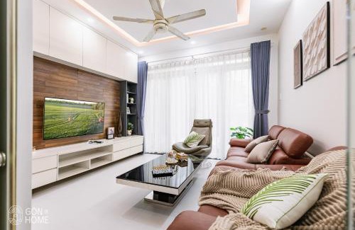 Downtown Ho Chi Minh City Casa | Private 5-6BRs house - Walk to BenThanh, BuiVien by Gon De Home
