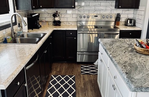 White Casa | Private 5 bedroom house in the heart of Laurel highlands!