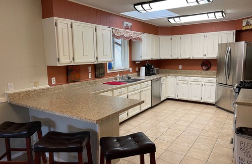 Idaho Springs Cabina | Private 5 Bedroom Cabin w/ Fireplace, & Treehouse.