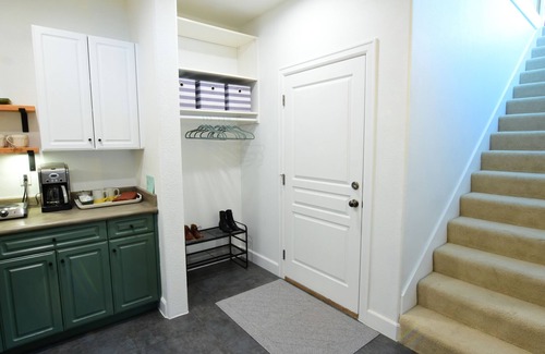 Westbrook Meadows Apartamento | Private 800 sq. ft. Suite in Nature Right by the Road to Mt. Bachelor Ski Resort