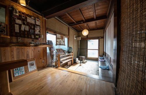 Okinoshima Casa | private accommodation隠岐貸切古民家宿くすぶるハウス
