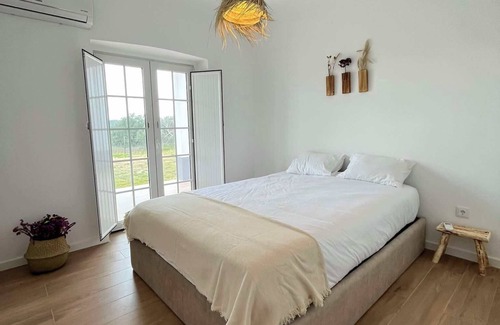 Cuba Otro | Private Alentejo estate. Immersive experience in the customs and vivieres