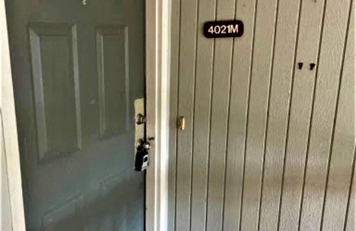 Clemmons Condominio | Private, amazing 1-bedroom condo in central location