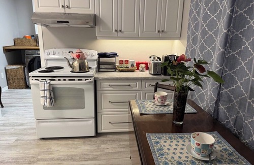 Big Bay Point Casa | Private and Cozy getaway 2 minutes drive to Friday Harbour -1 hour from Toronto!