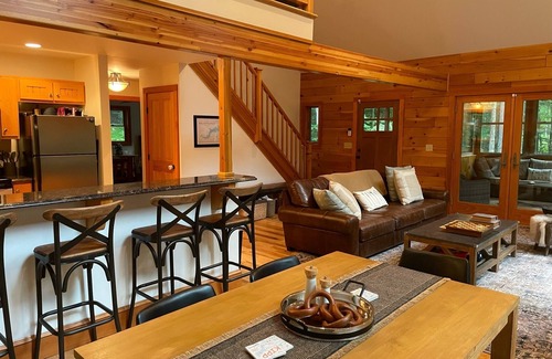 Lakeville Cabina | Private and Cozy Lake Wallenpaupack Retreat