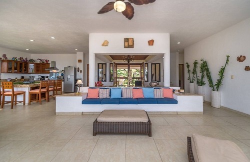 Tulsayab Villa | Hermosa casa de 4 dormitorios frente al mar con piscina en la playa de Tankah Tres cerca de Tulum.