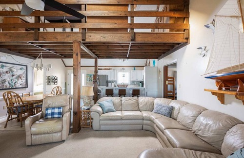 Sea Scape Casa | Private and Quiet Family Retreat - Steps to the Beach