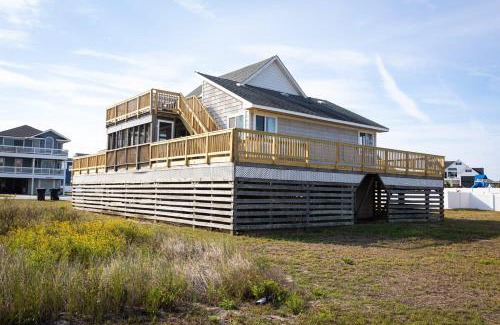 Sea Retreat Casa | Private and Quiet Family Retreat - Steps to the Beach