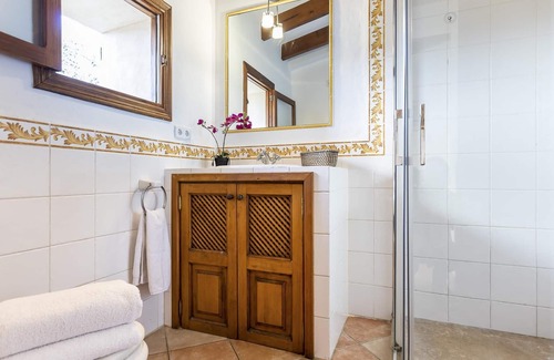 Deia Villa | Privacidad y maravillosas vistas son una garantía en esta casa para 2