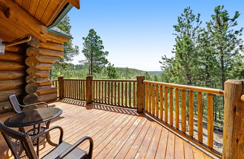 Nemo Casa | Private and secluded home with balcony, decks, patio, and wildlife views