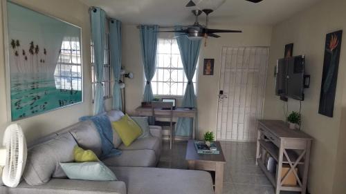 Welches Apartamento | Private Apartment Close to Beach & Nightlife