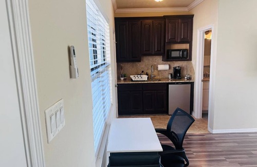 Greater Heights Apartamento | Private apartment, great location and amenities!